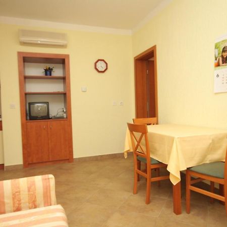 Apartments With A Parking Space Mali Lošinj Екстериор снимка