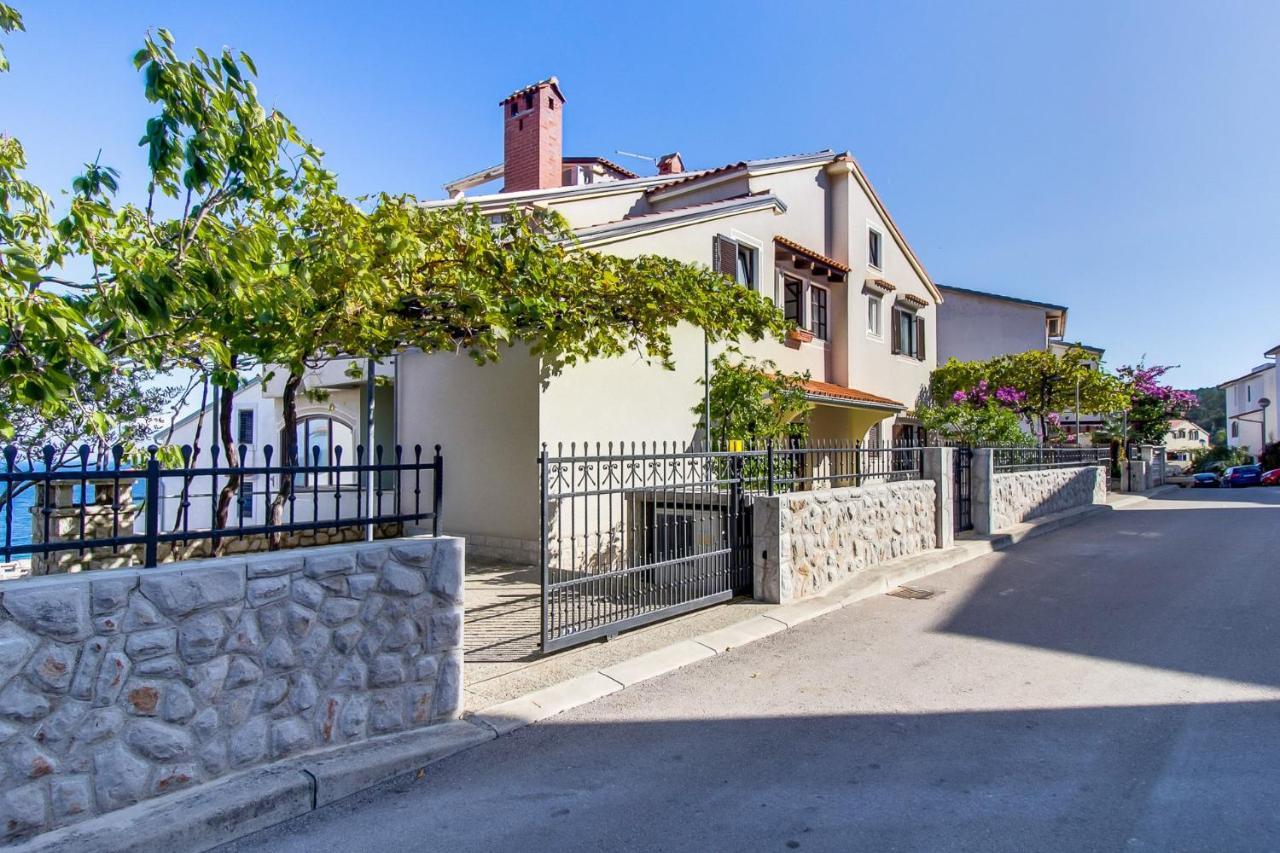 Apartments With A Parking Space Mali Lošinj Екстериор снимка