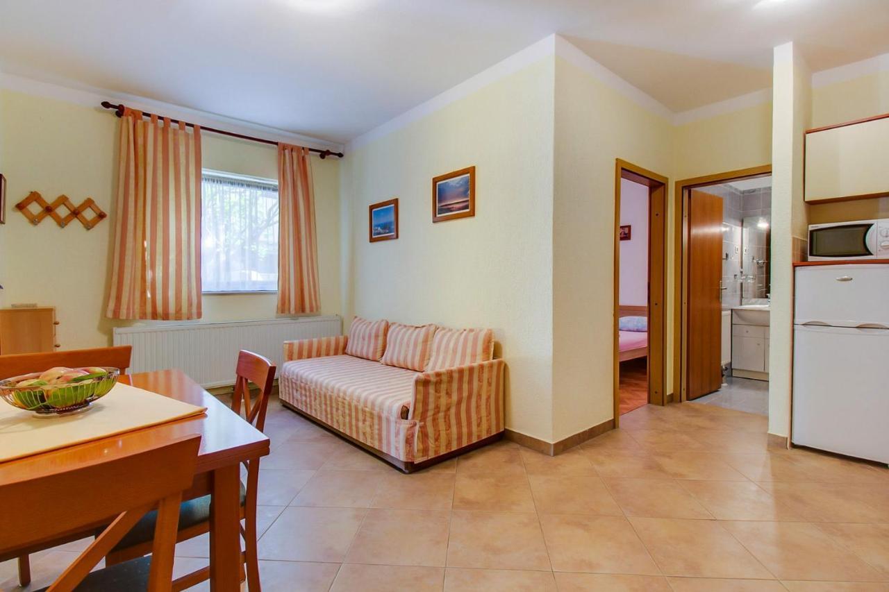 Apartments With A Parking Space Mali Lošinj Екстериор снимка