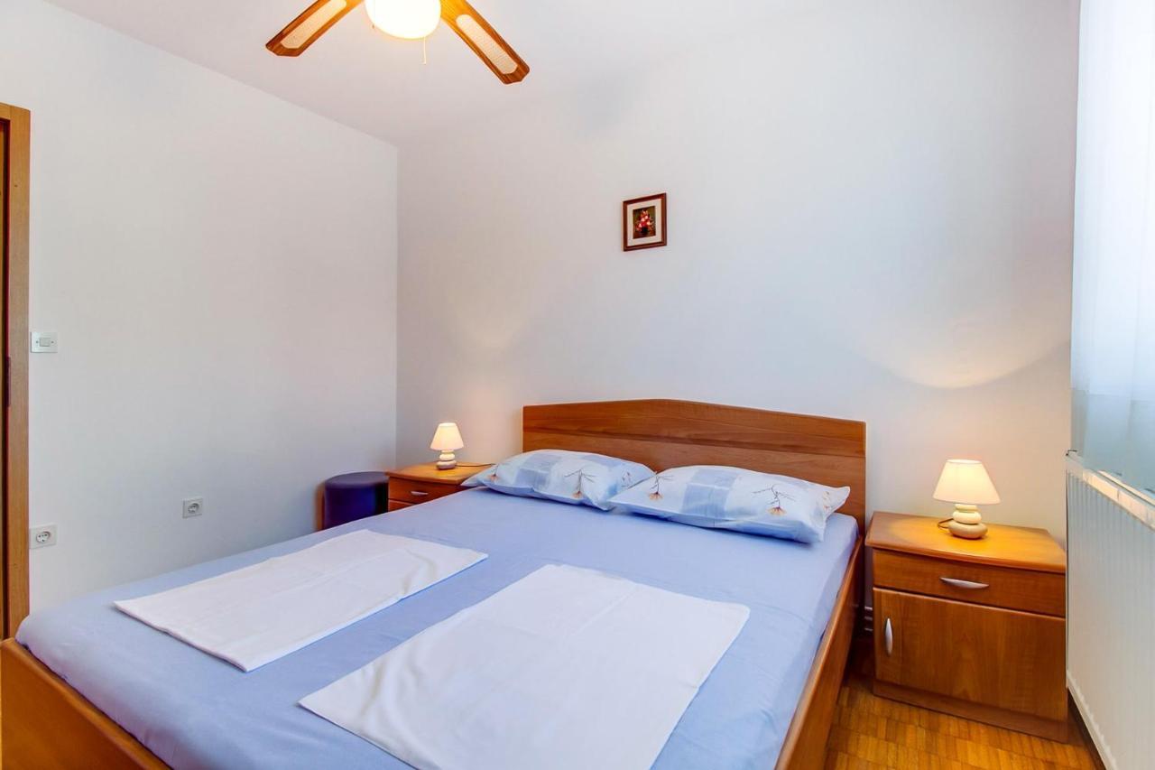 Apartments With A Parking Space Mali Lošinj Екстериор снимка