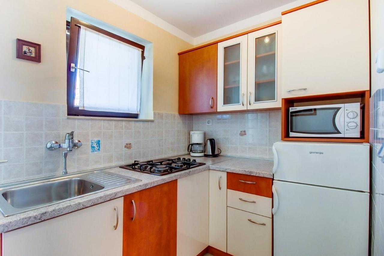 Apartments With A Parking Space Mali Lošinj Екстериор снимка